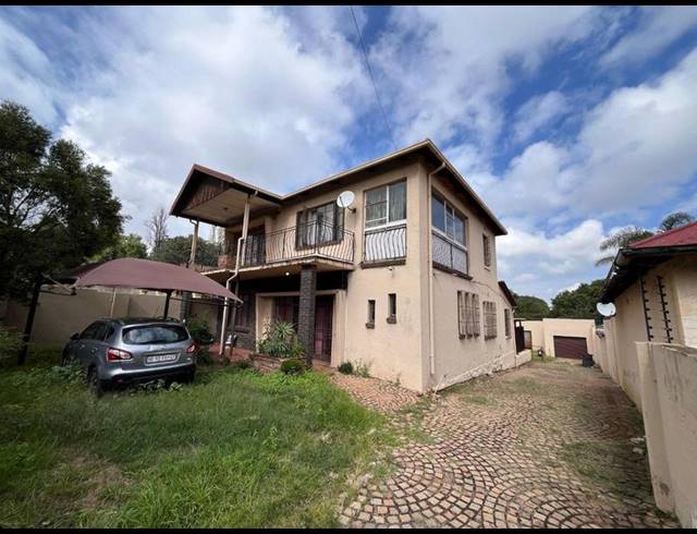 5 BEDROOM HOUSE FOR SALE IN KENSINGTON